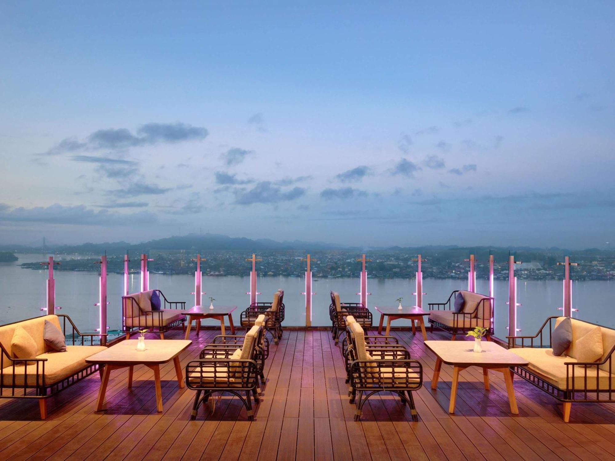 Mercure Samarinda Buitenkant foto