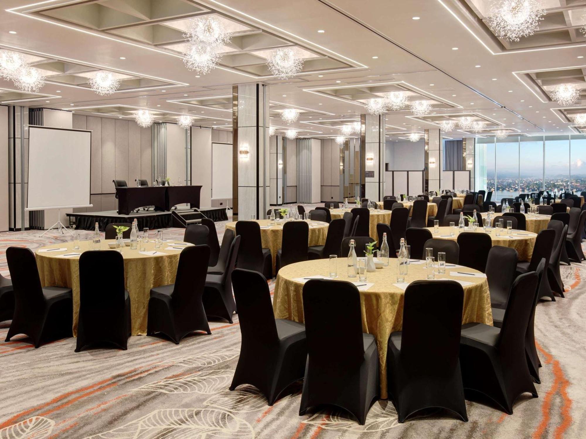 Mercure Samarinda Buitenkant foto